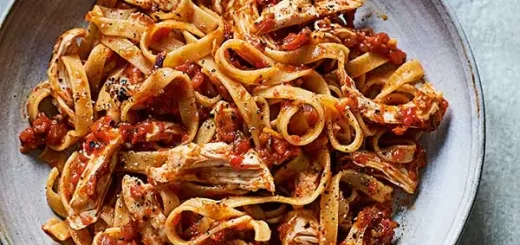Chicken Tagliatelle with Roasted Red Pepper Sauce